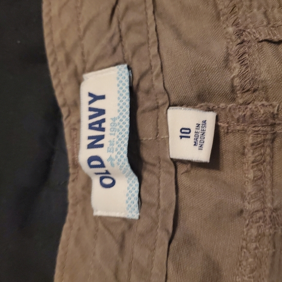 Shorts - Picture 3 of 4